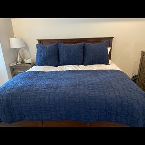 NEW WEST ELM BEDDING SET (EURO SHAMS & QUILT)